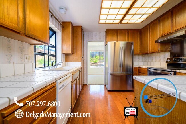 Building Photo - Benicia Southampton Hills home