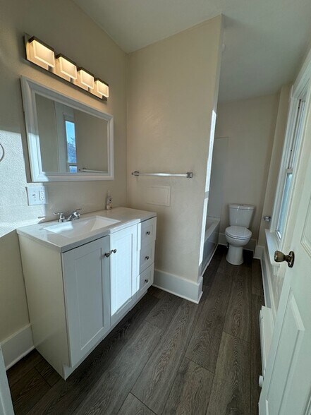 Building Photo - 104 Baughman Ave
