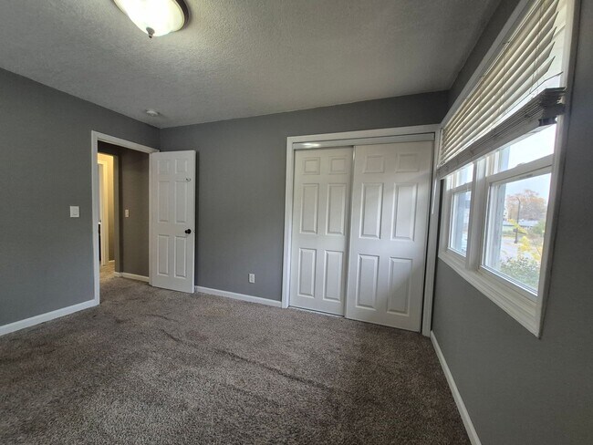 Building Photo - 413-415 N Penn Ave