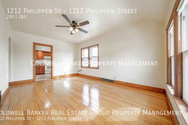 Building Photo - 1212 Philippen St