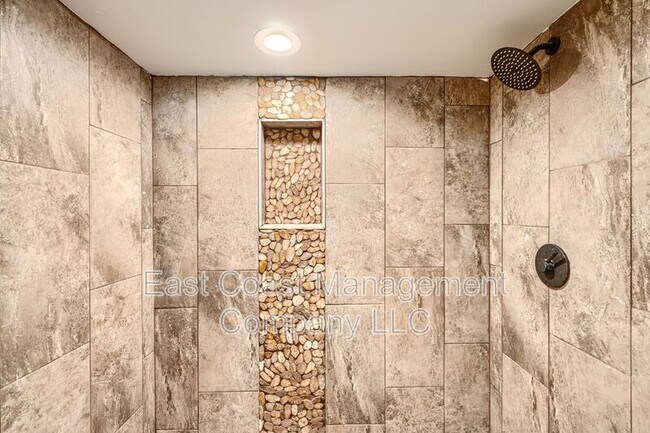 Building Photo - 2535 Shirley Ave