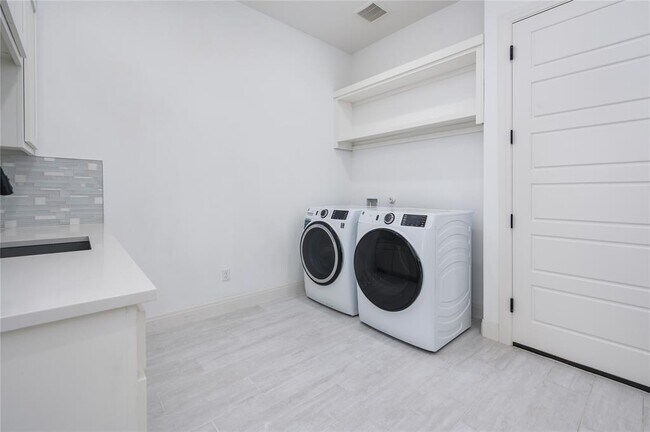 Building Photo - 19408 Summit Glory Trl