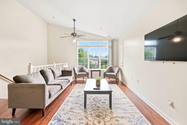 Building Photo - 8792 Grasmere Ct