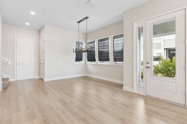 Building Photo - 401 Marquesa Cir
