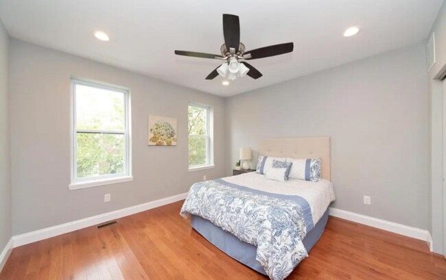 Building Photo - 41 N Linwood Ave