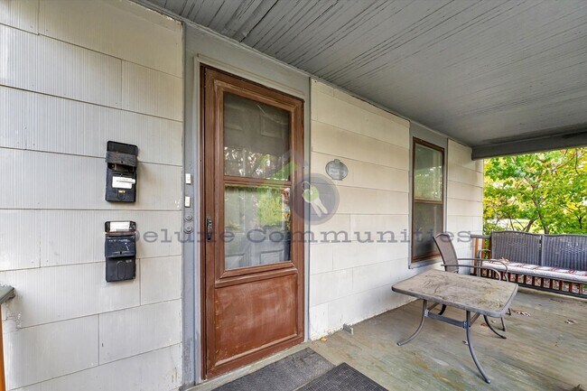 Building Photo - 312 Eastern Ave SE