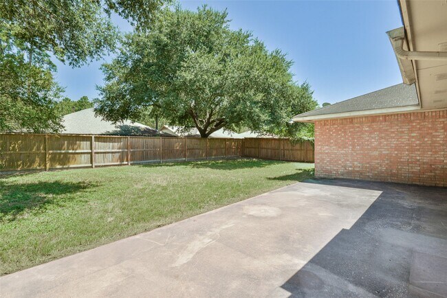 Building Photo - 2311 Old Oak Ln
