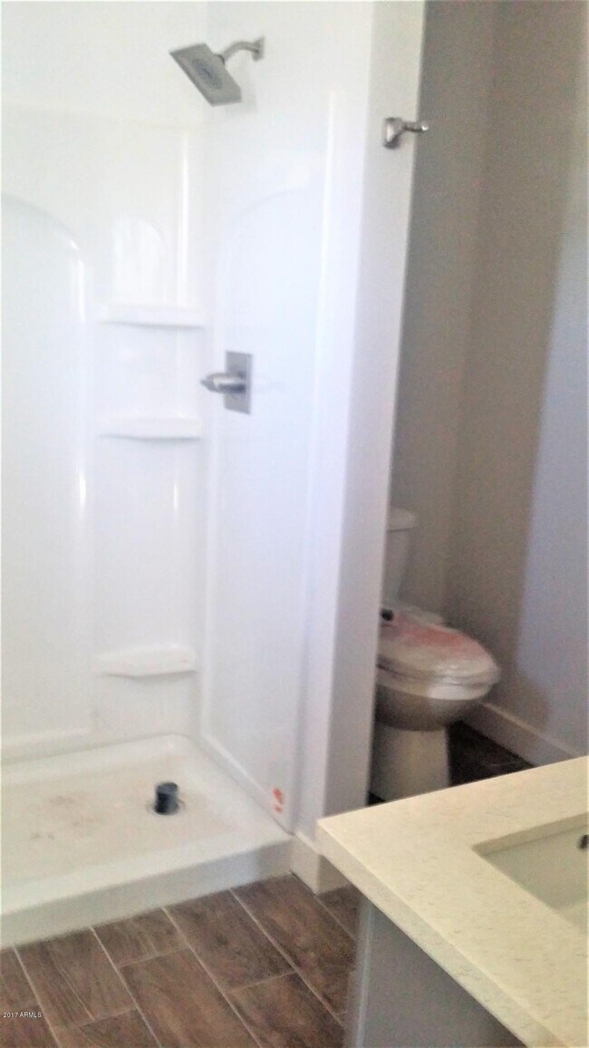 Building Photo - 1341 E Polk St