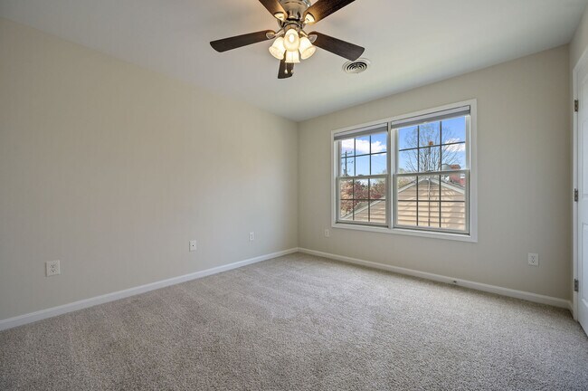 Building Photo - 12265 Willow Grove Rd