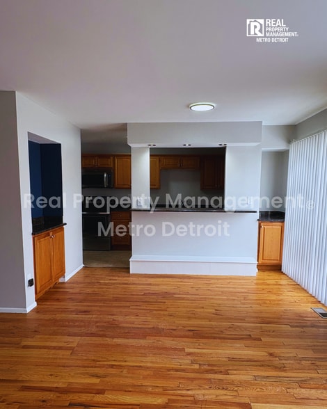 Building Photo - 22108 Dante St