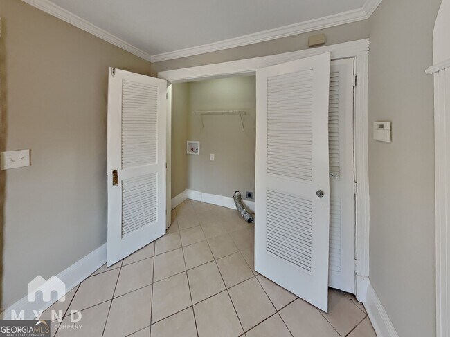 Building Photo - 1337 S Hairston Rd