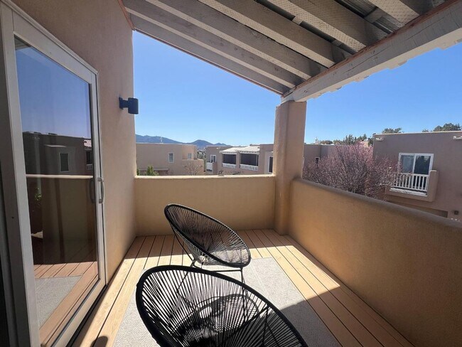 Building Photo - 772 Viento Cir
