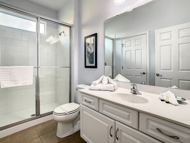 Building Photo - 2533 Rosemont Cir