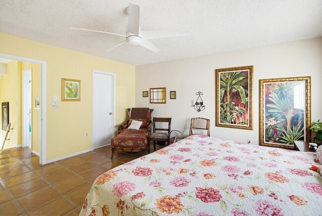 Building Photo - 6512 SW 112th Pl