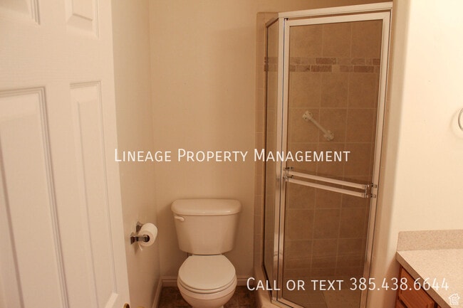 Building Photo - 412 Simoron Dr