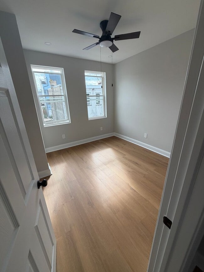 Building Photo - 1427 S Etting St