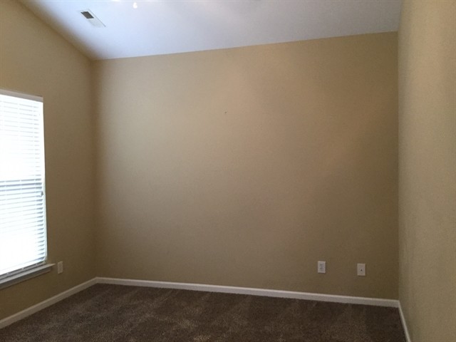 Building Photo - 10604 Secret Garden Ln