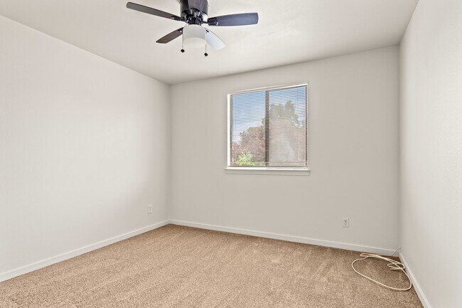 Building Photo - Your New Oakland Oasis: Modern 3-Bed with ...