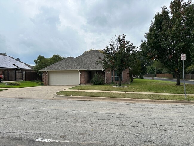 Primary Photo - 6400 Harmonson Rd