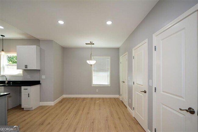 Building Photo - 2203 Wingate St SW