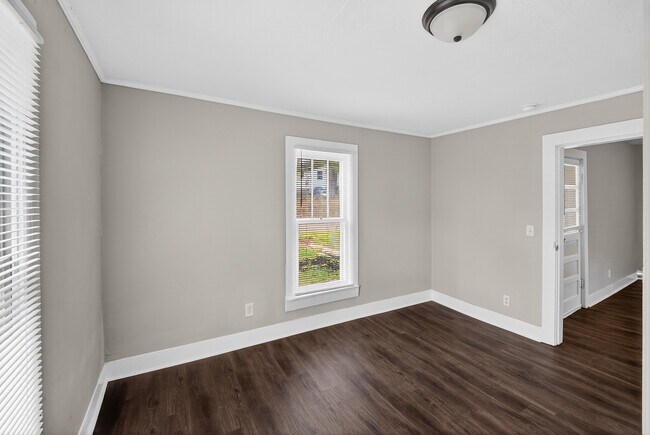 Building Photo - 225 Sunset Ave