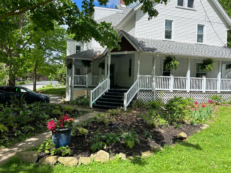 Building Photo - 11729 Peckham Ave