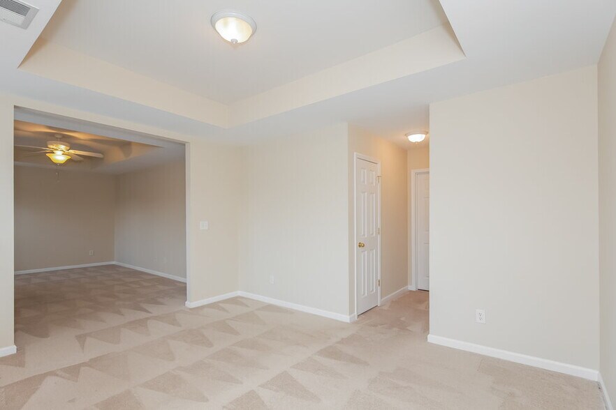 Building Photo - 4720 Abercromby St