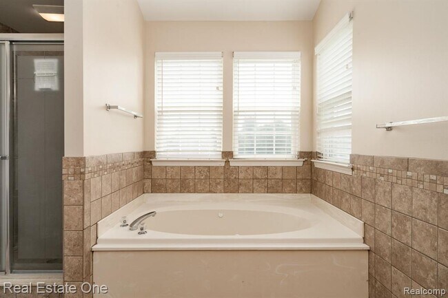 Building Photo - 14864 Liri Dr