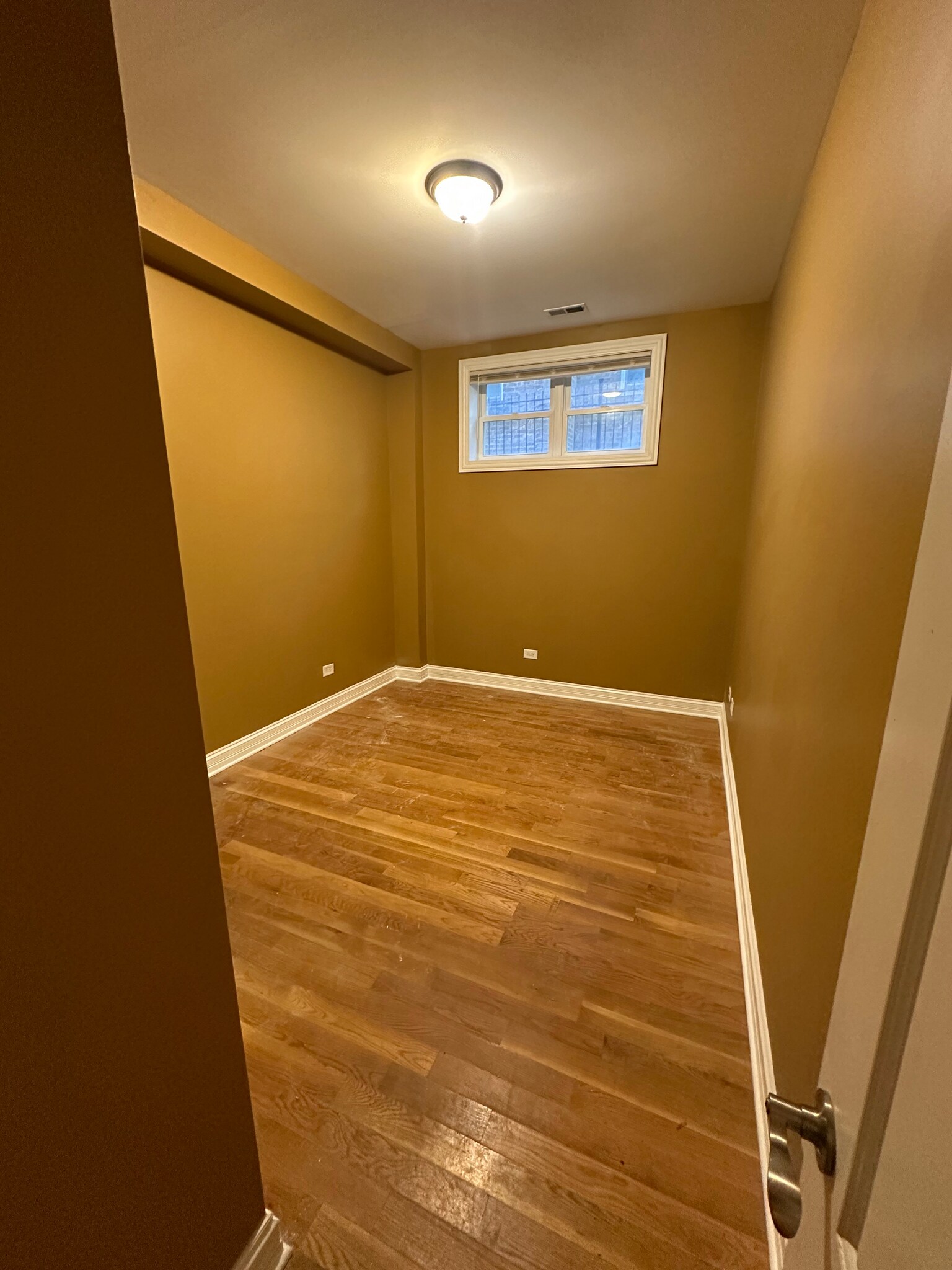 Building Photo - 6229 N Richmond St