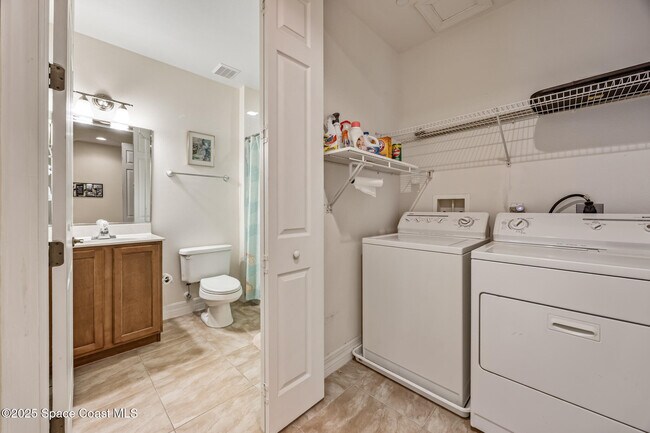 Building Photo - 540 S Banana River Dr