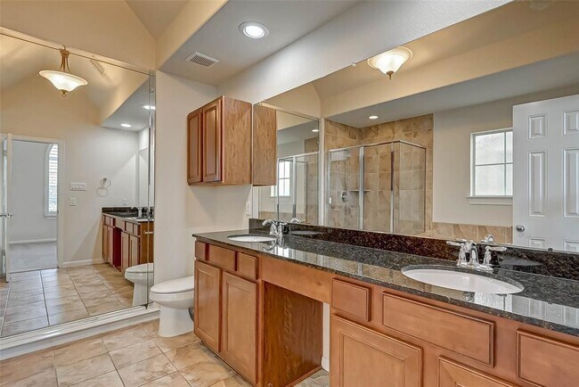 Building Photo - 3216 Clearview Cir