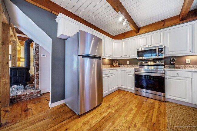 Building Photo - House For Rent in West Bath