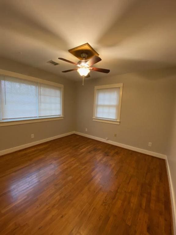 Building Photo - 1134 N Sycamore St