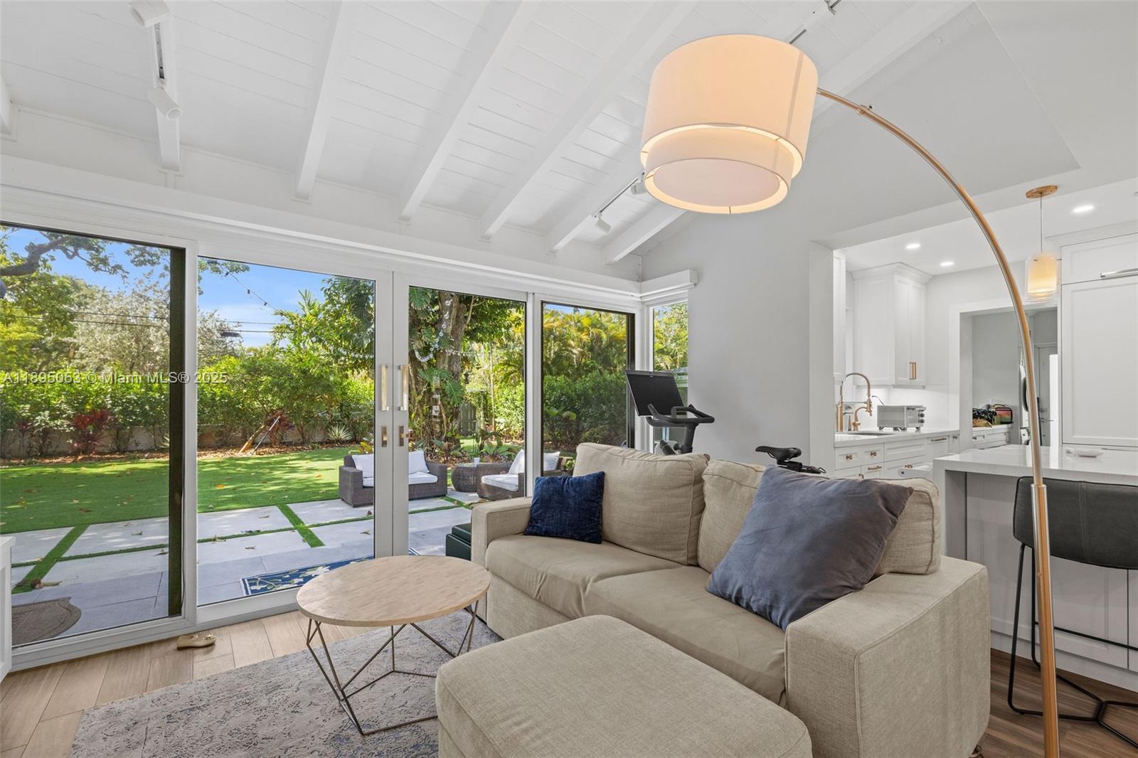 Building Photo - 90 NE 106th St