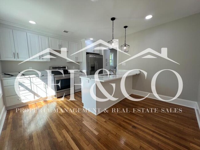 Building Photo - Spacious 3 bedroom home now available in Spartanburg!