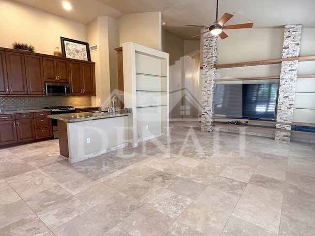 Building Photo - 3533 N Desert Oasis