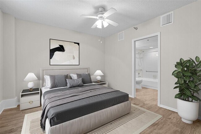 Building Photo - 411 1st Ave N