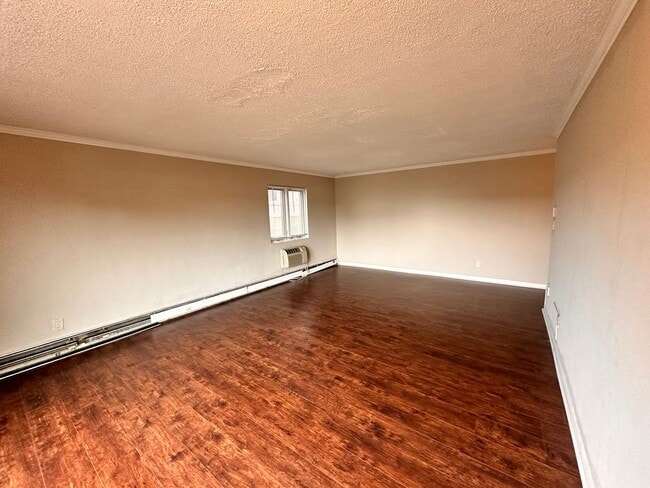 Interior Photo - 1321 Franklin