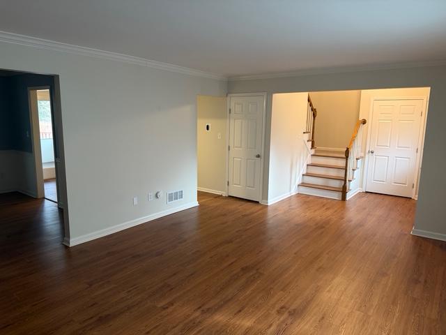 Building Photo - 525 Vineleaf Dr