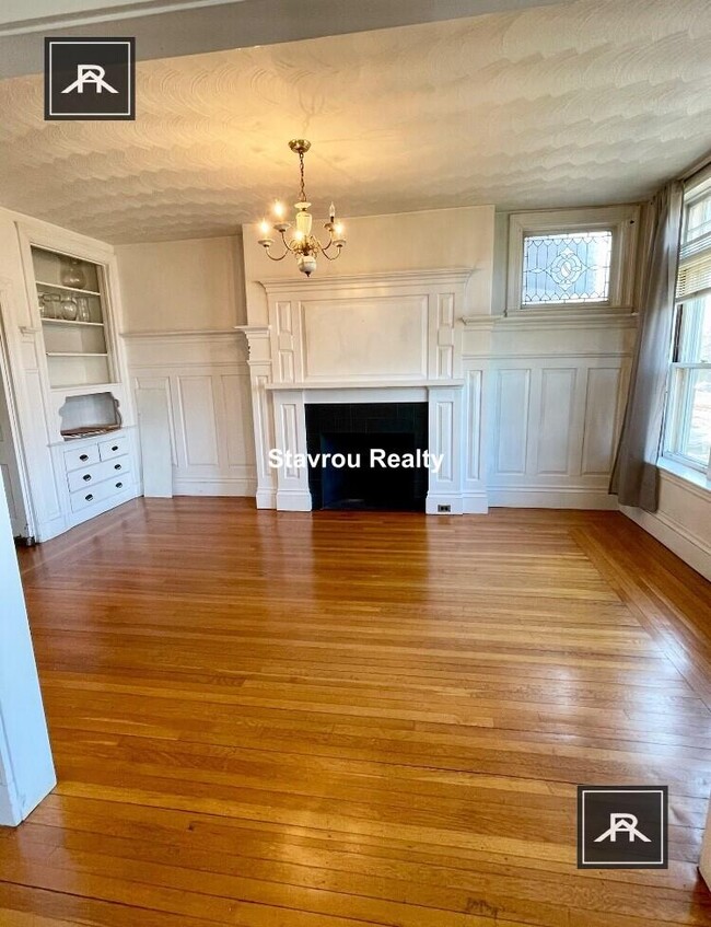 Building Photo - 3 bedroom in Brookline MA 02445