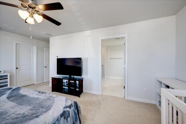 Building Photo - 5132 Captain Dr