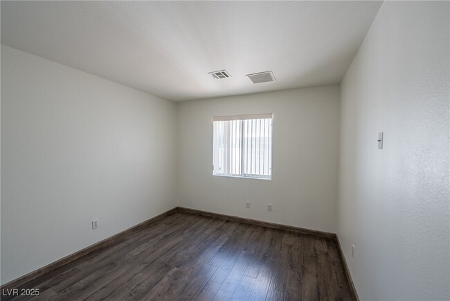 Building Photo - 682 Ladywood Ln