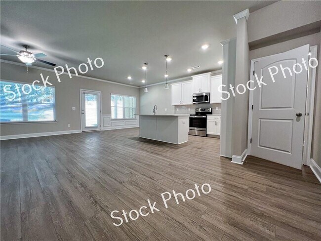 Building Photo - 5686 Rockfern Dr