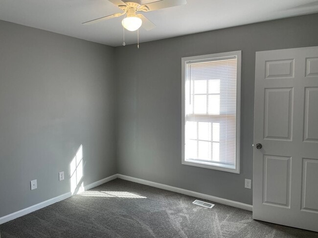 Building Photo - 3 BED, 2 BATH HOME IN SOUTHWEST SCHOOL DISTRICT!