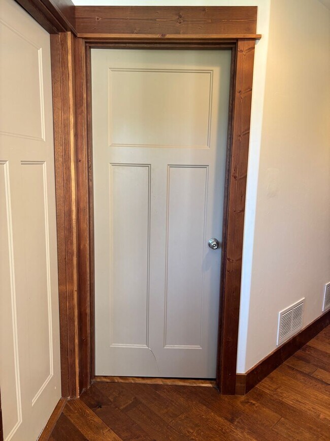 Building Photo - FIRST MONTH'S RENT FREE!!!  NEW LOWER MONT...