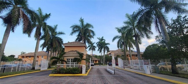 Building Photo - 6900 SW 39th St