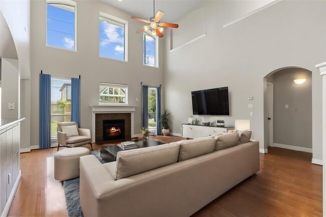 Building Photo - 3531 Shoreview Ln