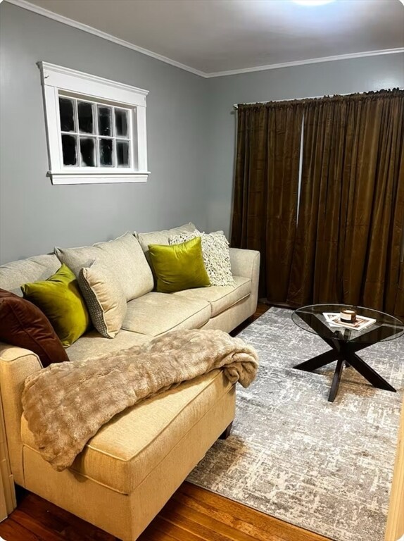 Building Photo - 218 Wood Ave