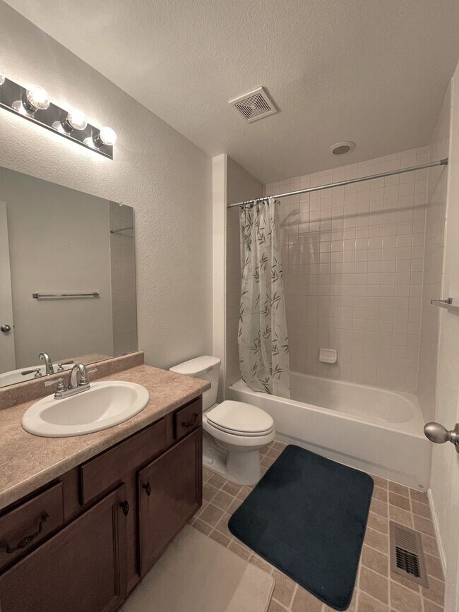 Building Photo - Spacious Charmer in sought after Meridian Ranch community- 2 houses from park
