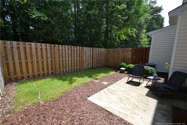 Building Photo - 3115 Manhasset Ln